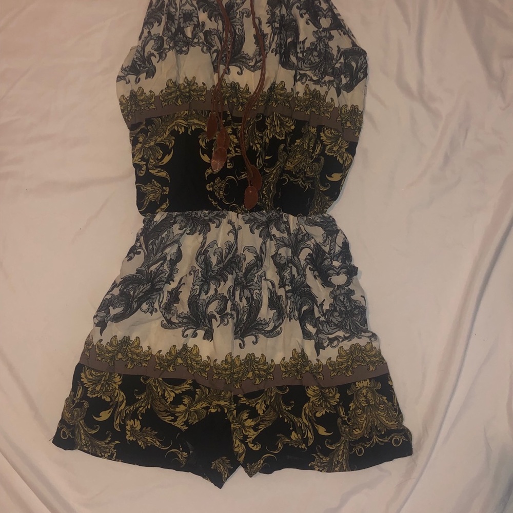 Super cute boho style romper - Picture 2 of 2